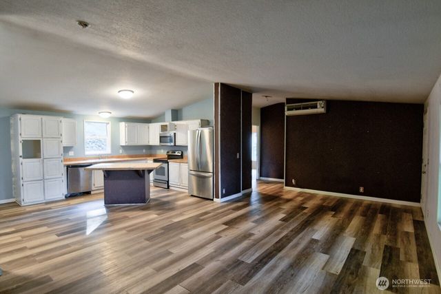 4213 State Route 6, Chehalis, WA 98532