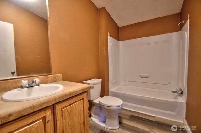 4213 State Route 6, Chehalis, WA 98532