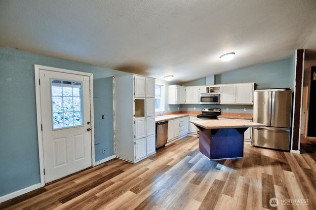 4213 State Route 6, Chehalis, WA 98532