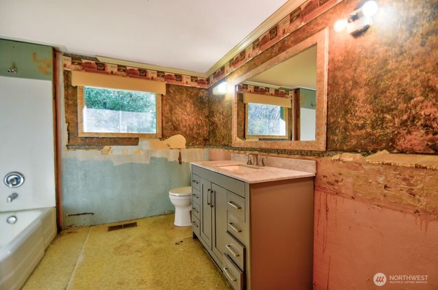 4213 State Route 6, Chehalis, WA 98532