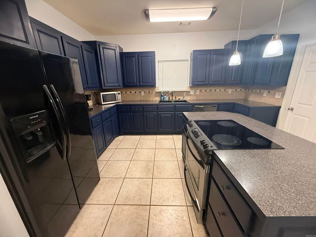 519 S Market St, Benton, AR 72015