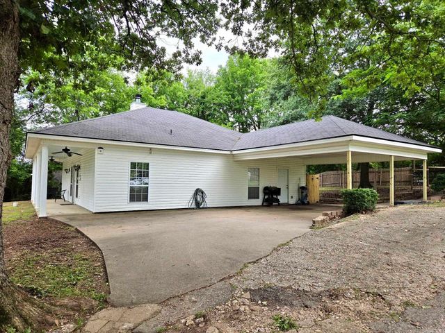 519 S Market St, Benton, AR 72015