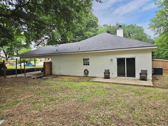 519 S Market St, Benton, AR 72015