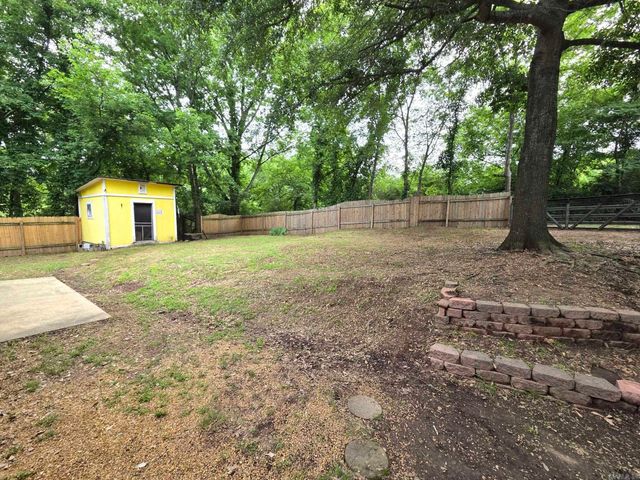 519 S Market St, Benton, AR 72015