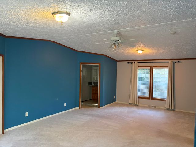 100 River Creek RD, Wirtz, VA 24184