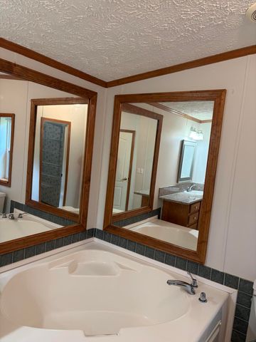 100 River Creek RD, Wirtz, VA 24184