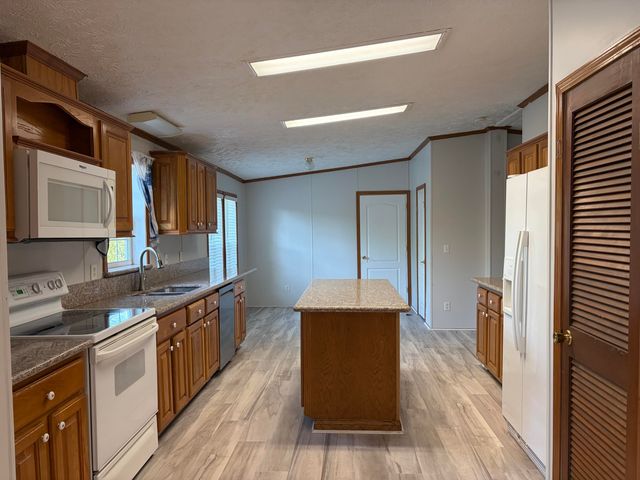 100 River Creek RD, Wirtz, VA 24184