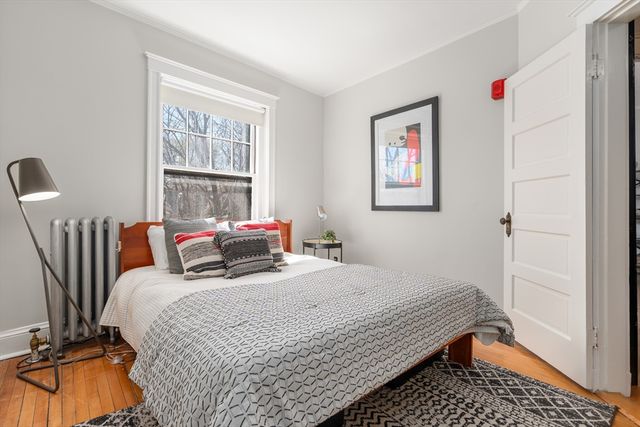 31 Linnaean Street 6, Cambridge, MA 02138