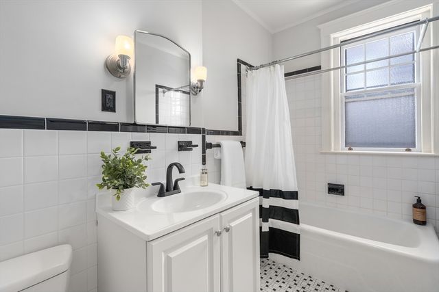 31 Linnaean Street 6, Cambridge, MA 02138