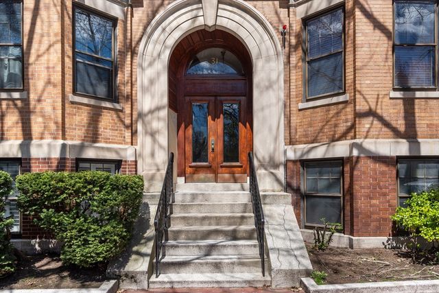 31 Linnaean Street 6, Cambridge, MA 02138