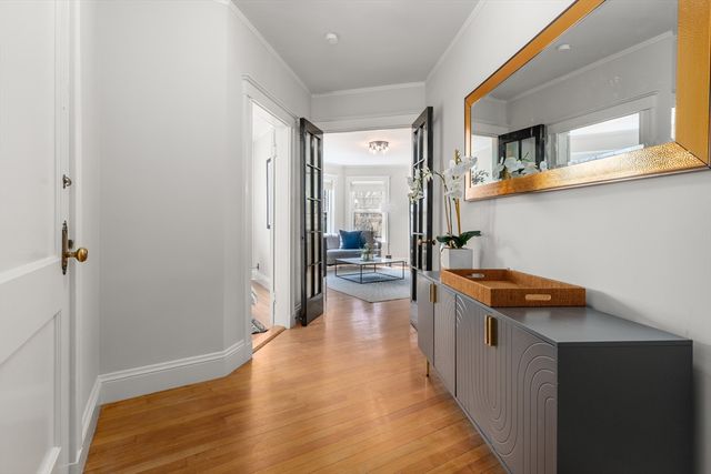 31 Linnaean Street 6, Cambridge, MA 02138