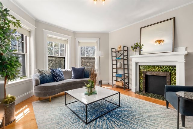 31 Linnaean Street 6, Cambridge, MA 02138