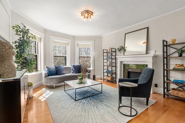 31 Linnaean Street 6, Cambridge, MA 02138