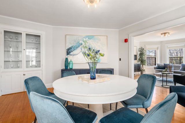 31 Linnaean Street 6, Cambridge, MA 02138