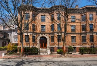 31 Linnaean Street 6, Cambridge, MA 02138