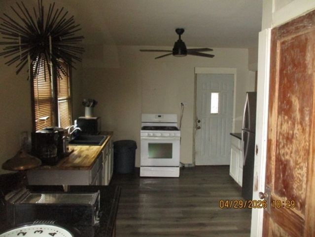 404 Theodore Street, Joliet, IL 60435