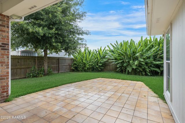 514 Pear Tree Circle, Broussard, LA 70518