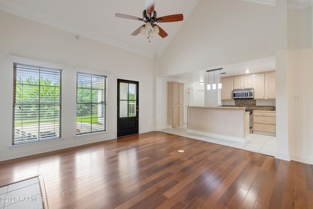 514 Pear Tree Circle, Broussard, LA 70518