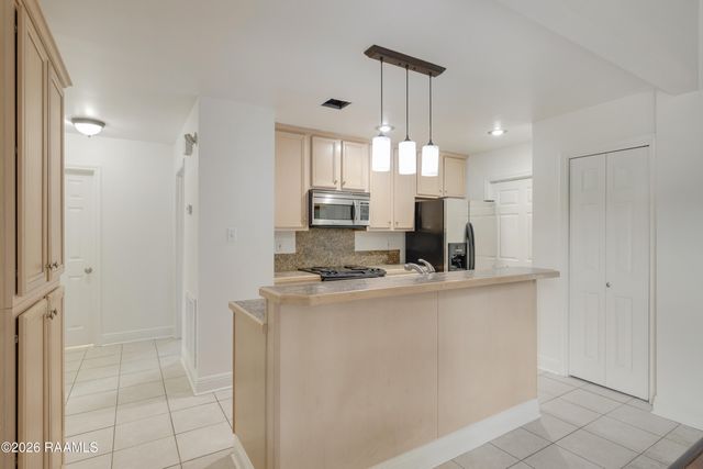 514 Pear Tree Circle, Broussard, LA 70518