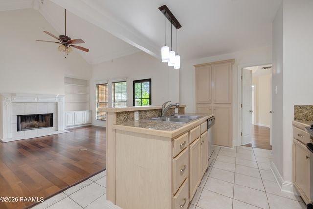 514 Pear Tree Circle, Broussard, LA 70518