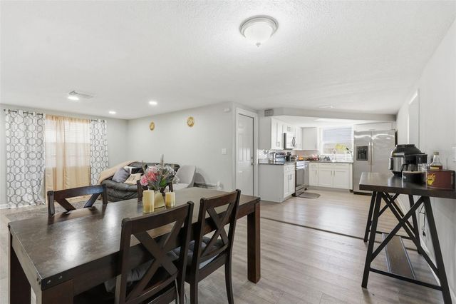 9825 LAKESIDE LANE, Port Richey, FL 34668