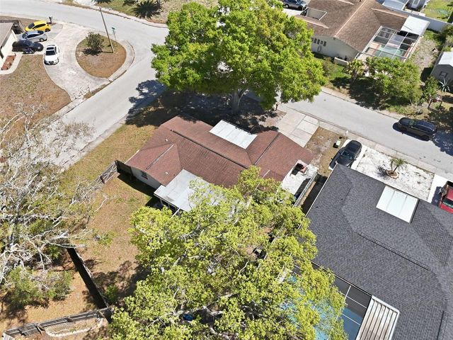 9825 LAKESIDE LANE, Port Richey, FL 34668