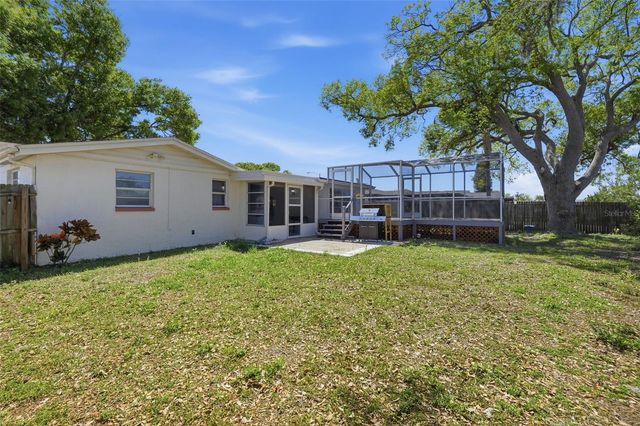 9825 LAKESIDE LANE, Port Richey, FL 34668