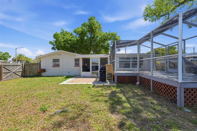 9825 LAKESIDE LANE, Port Richey, FL 34668