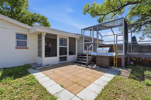 9825 LAKESIDE LANE, Port Richey, FL 34668