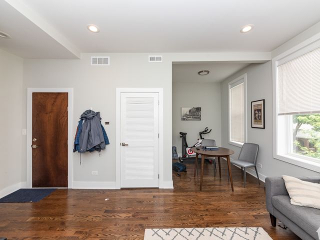 2145 W Webster Avenue 3, Chicago, IL 60647