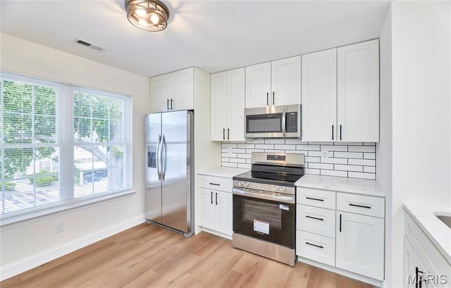 214 Sugar Lake Drive 5, St Peters, MO 63376