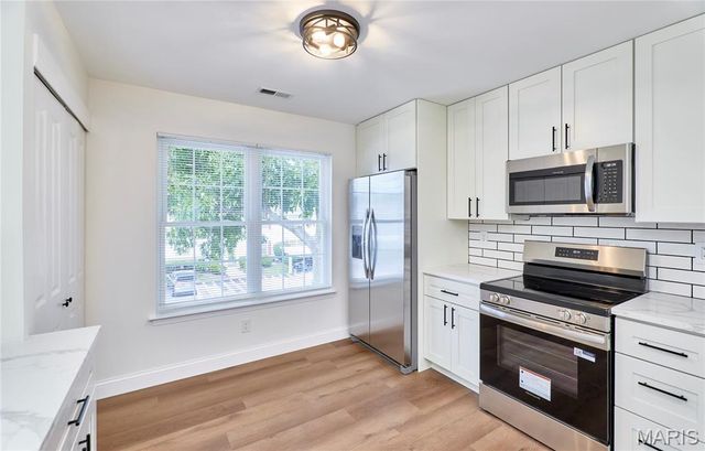 214 Sugar Lake Drive 5, St Peters, MO 63376
