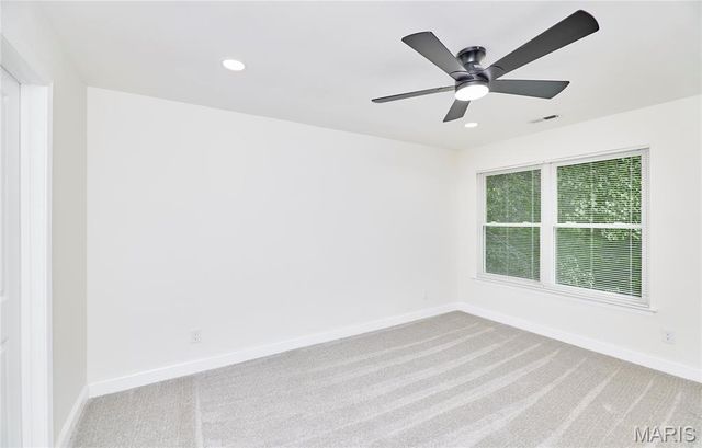 214 Sugar Lake Drive 5, St Peters, MO 63376