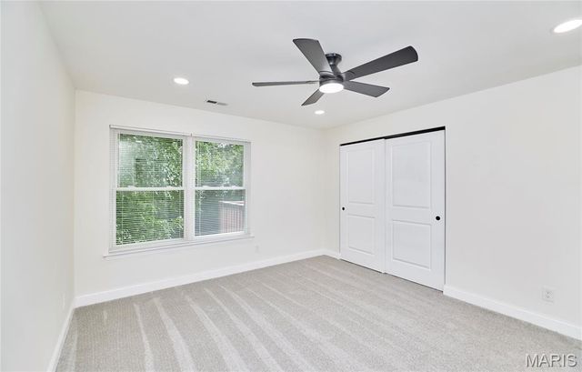 214 Sugar Lake Drive 5, St Peters, MO 63376