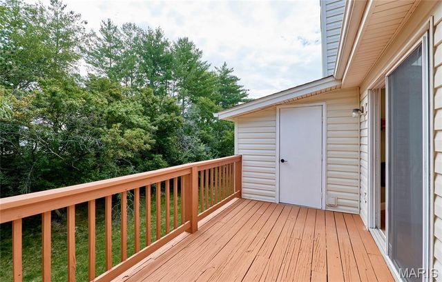 214 Sugar Lake Drive 5, St Peters, MO 63376
