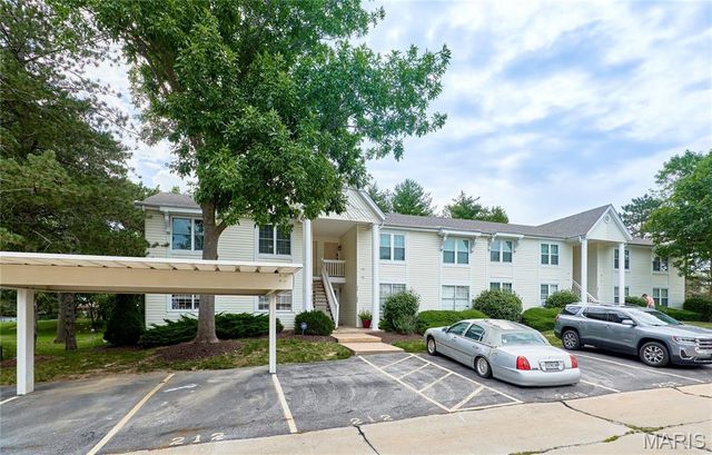 214 Sugar Lake Drive 5, St Peters, MO 63376