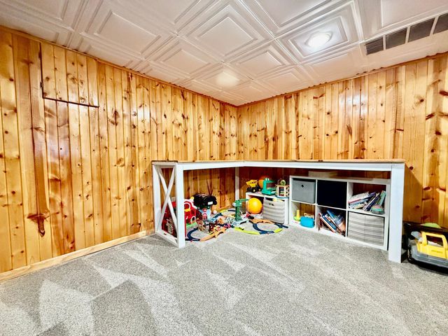 243 Edgeview Drive, Rollingstone, MN 55969