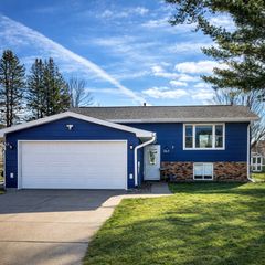 243 Edgeview Drive, Rollingstone, MN 55969