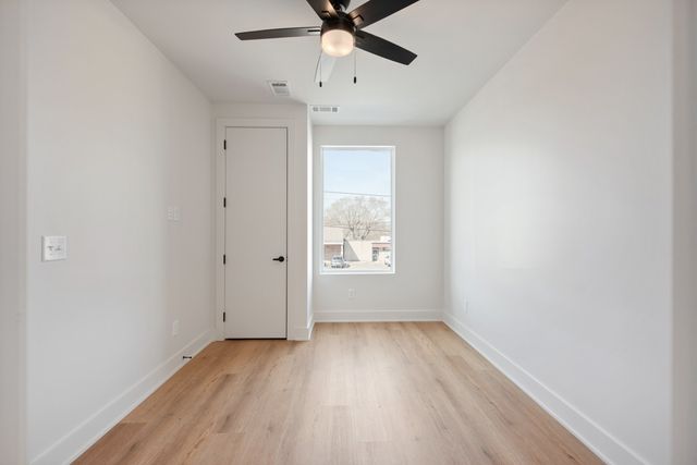 1090 Haysboro Ave # 211, Nashville, TN 37216