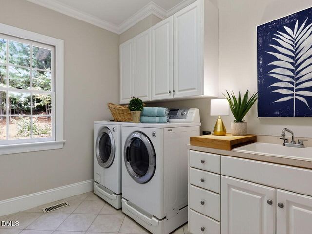400 Flint Point Lane, Holly Springs, NC 27540