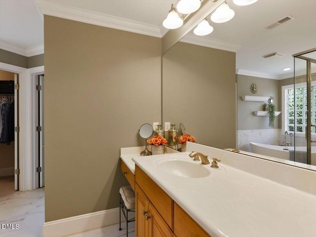 400 Flint Point Lane, Holly Springs, NC 27540