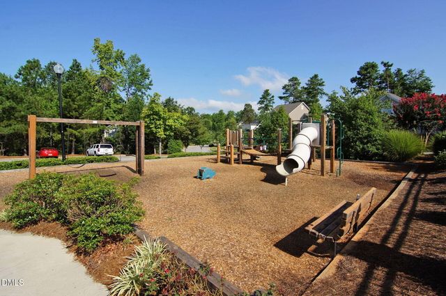400 Flint Point Lane, Holly Springs, NC 27540