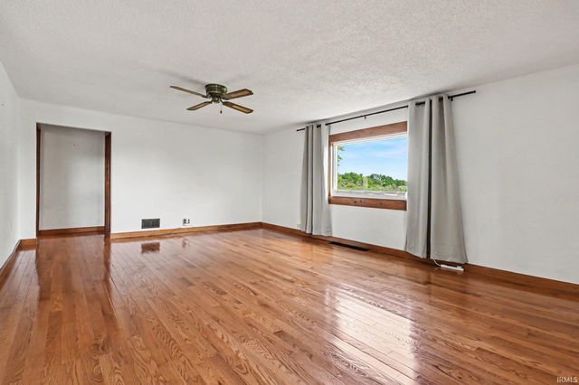 4061 E 350 S Road, Rochester, IN 46975