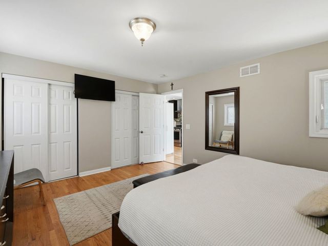 3708 N Pacific Avenue, Chicago, IL 60634