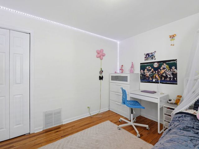3708 N Pacific Avenue, Chicago, IL 60634