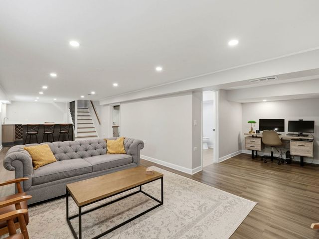 3708 N Pacific Avenue, Chicago, IL 60634