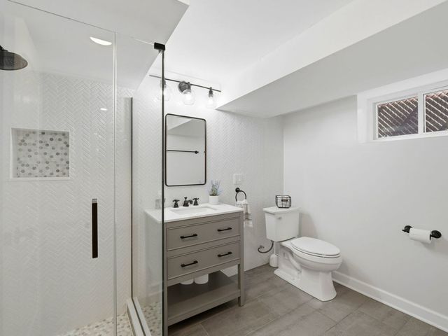 3708 N Pacific Avenue, Chicago, IL 60634
