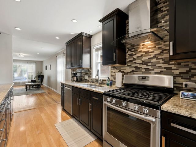 3708 N Pacific Avenue, Chicago, IL 60634