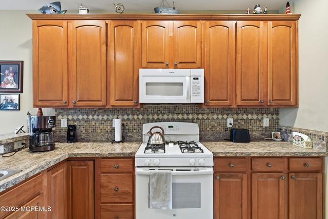 14 Hidden Lake Circle, Barnegat, NJ 08005