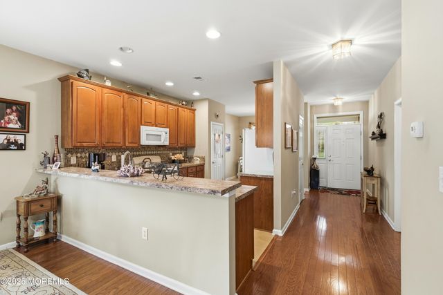 14 Hidden Lake Circle, Barnegat, NJ 08005